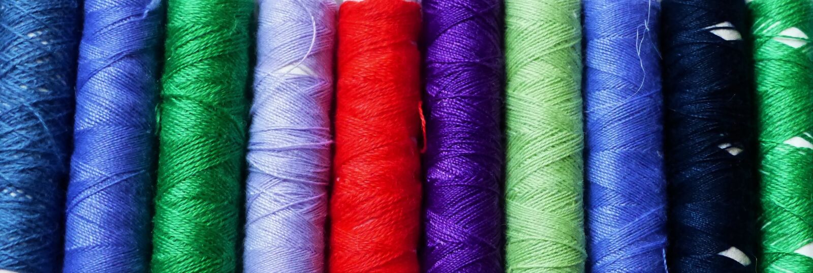 Panasonic Lumix DMC-FZ200 sample photo. Wire, textile, cotton photography