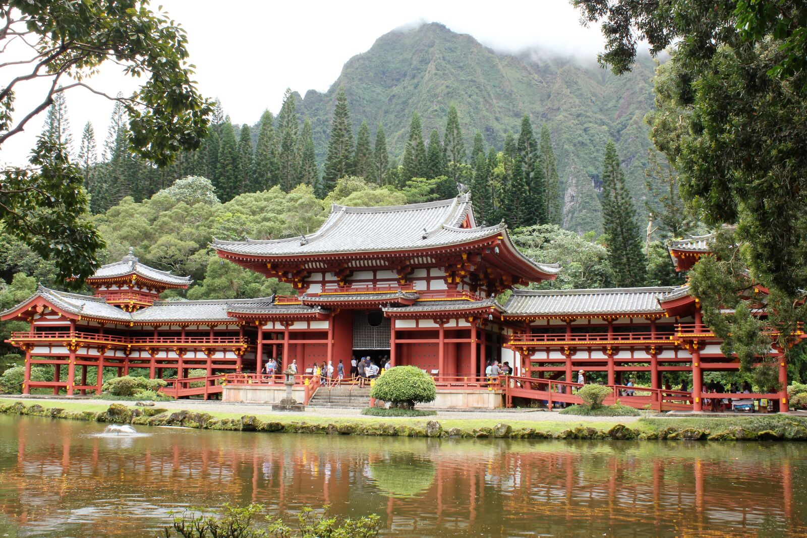Canon EOS 550D (EOS Rebel T2i / EOS Kiss X4) sample photo. Hawaii, byodo-in, buddhism photography