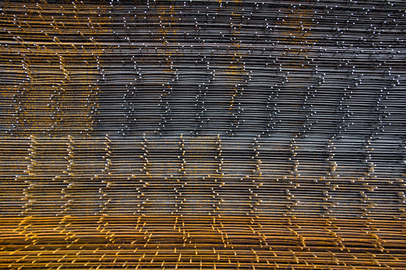 Canon EOS 600D (Rebel EOS T3i / EOS Kiss X5) sample photo. Steel, wire mesh, background photography