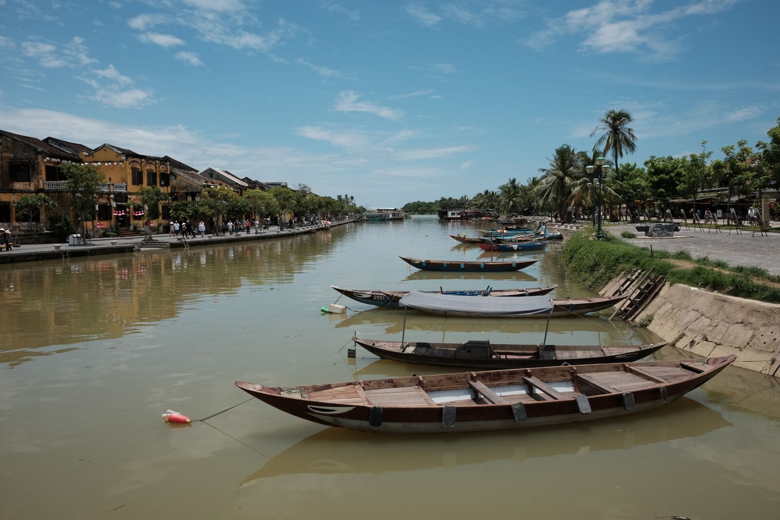 Fujifilm X70 sample photo. Boats, river, asia photography