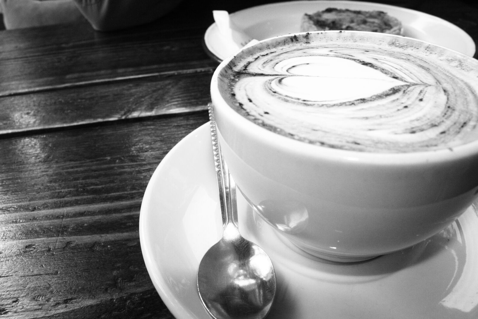 Canon EOS 400D (EOS Digital Rebel XTi / EOS Kiss Digital X) sample photo. Coffee, heart, break photography