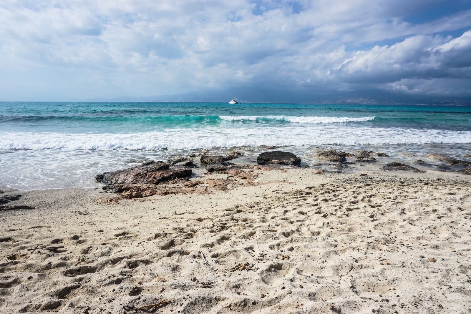 Sony a6000 sample photo. Beach, sea, sand photography