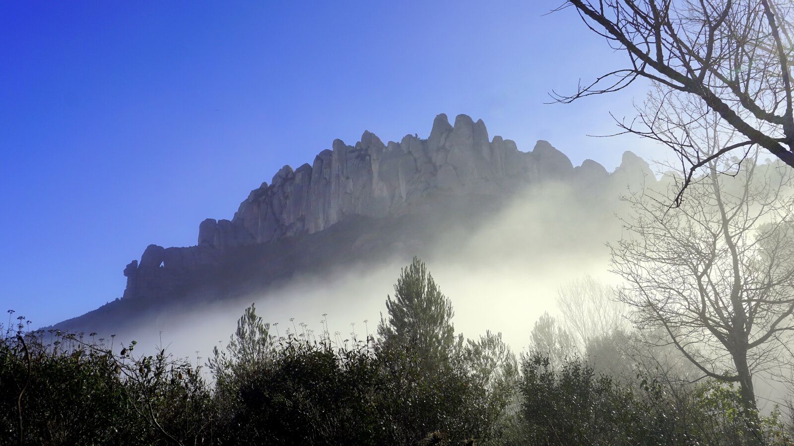 Sony a6000 sample photo. Fog, landscape, mountains photography