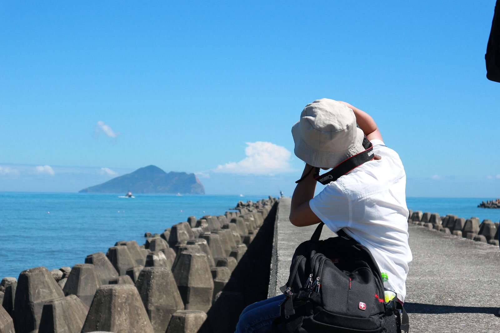 Canon EOS M sample photo. Rear, view, of, man photography