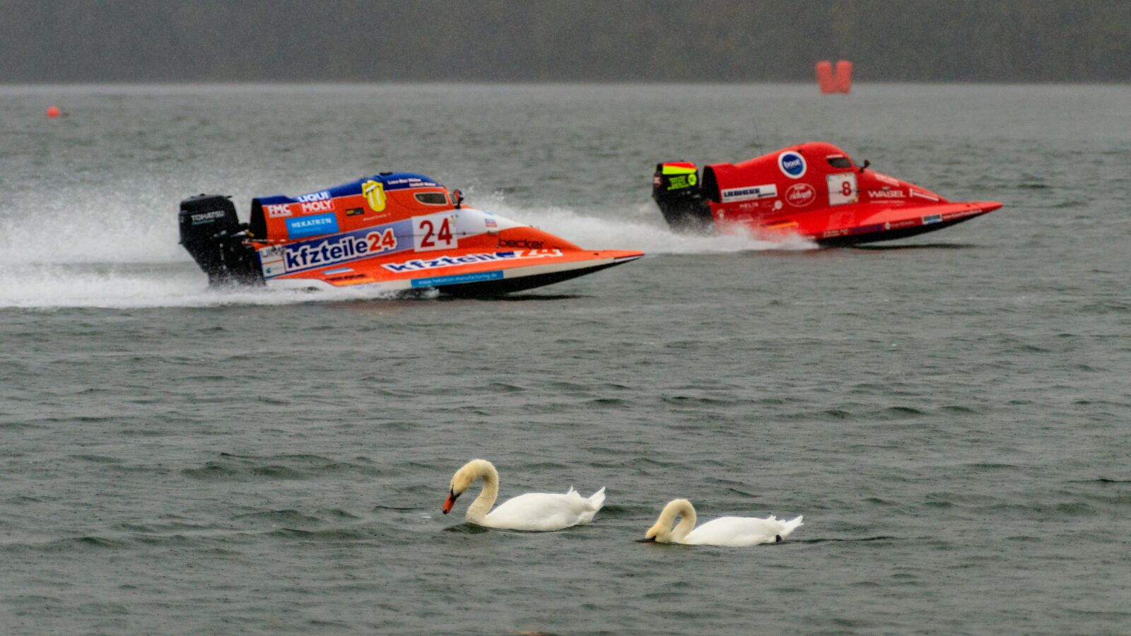 Canon EOS 80D sample photo. Motor boat race, water photography
