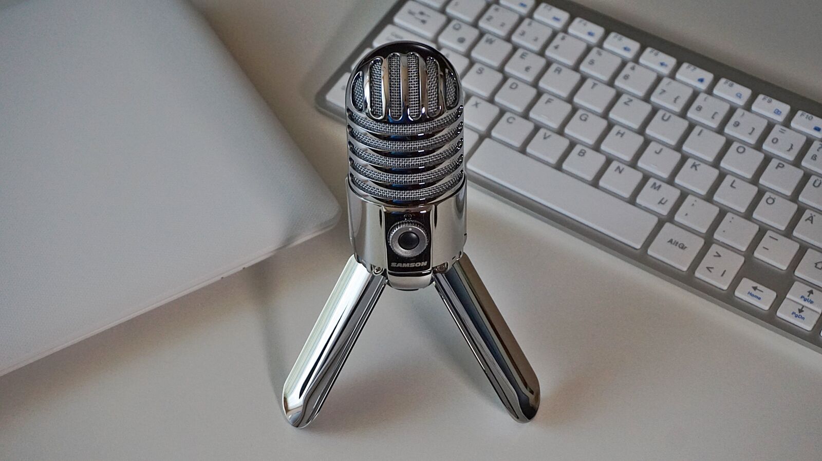 Sony Alpha a5000 (ILCE 5000) sample photo. Microphone, keyboard, podcast photography