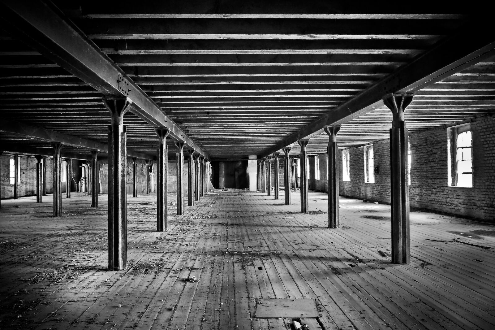 Olympus OM-D E-M10 sample photo. Lost places, warehouse, stock photography
