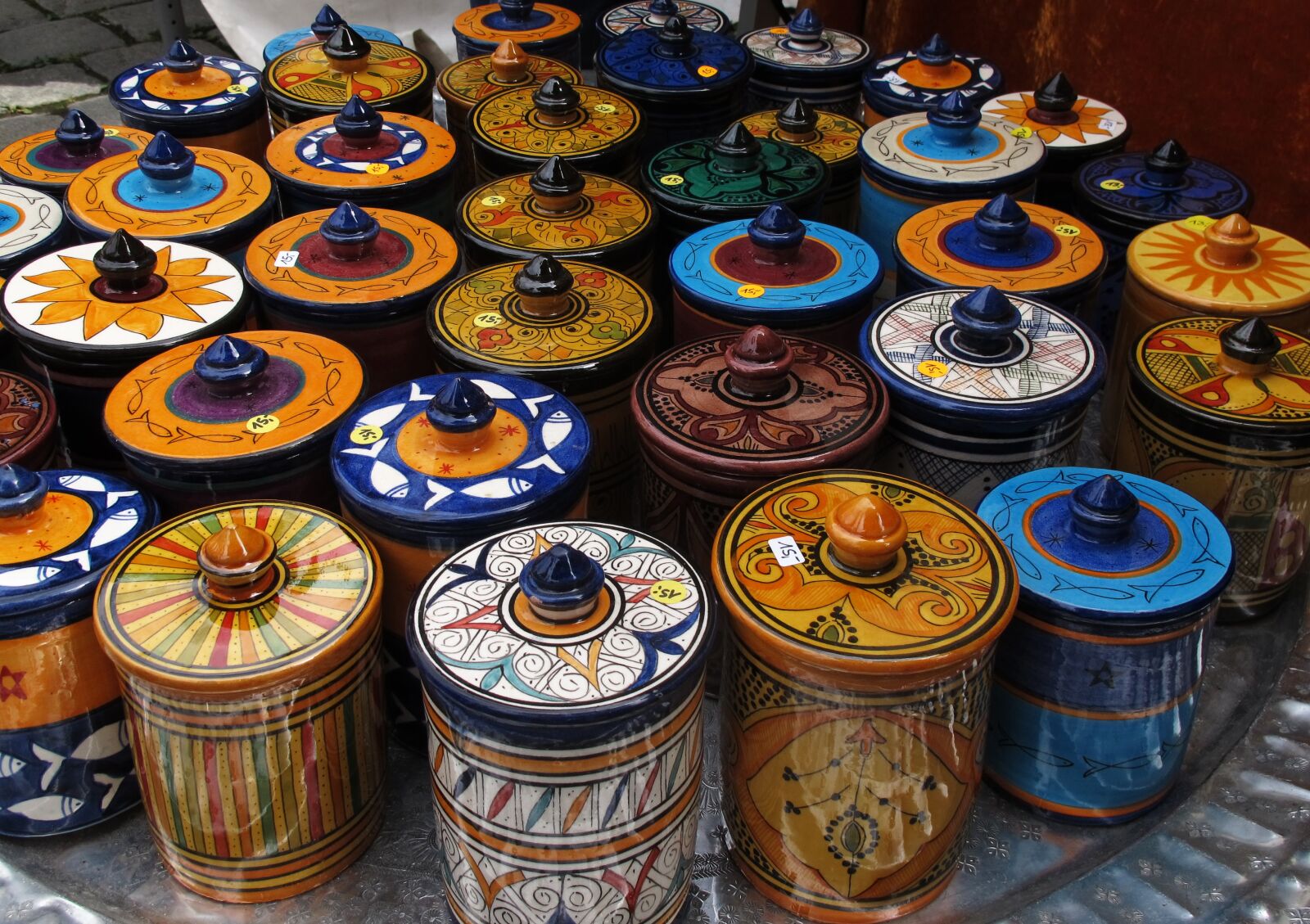 Canon PowerShot G12 sample photo. Ceramic, cans, tableware photography