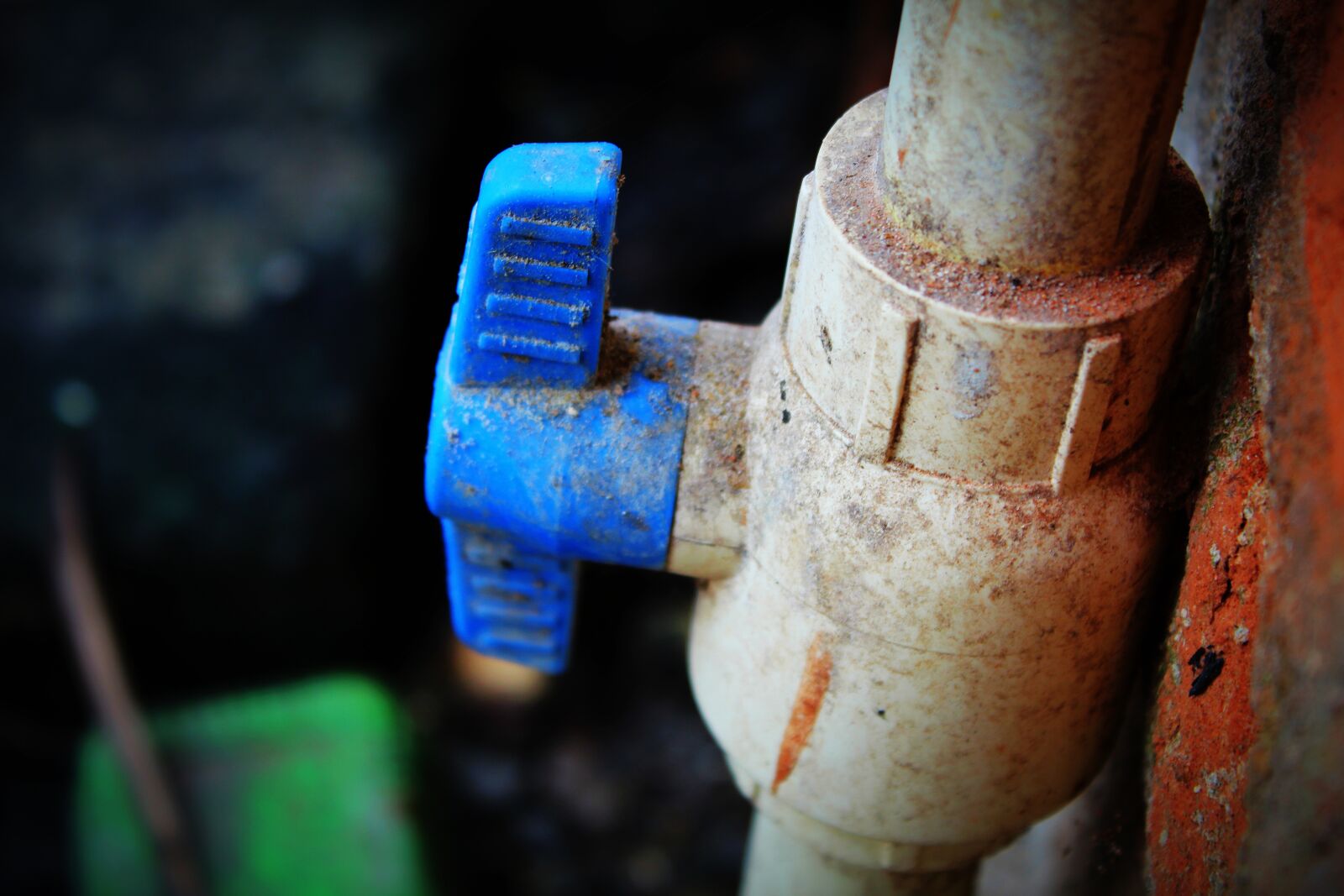 Canon EOS 1300D (EOS Rebel T6 / EOS Kiss X80) sample photo. Water tap, water pipe photography
