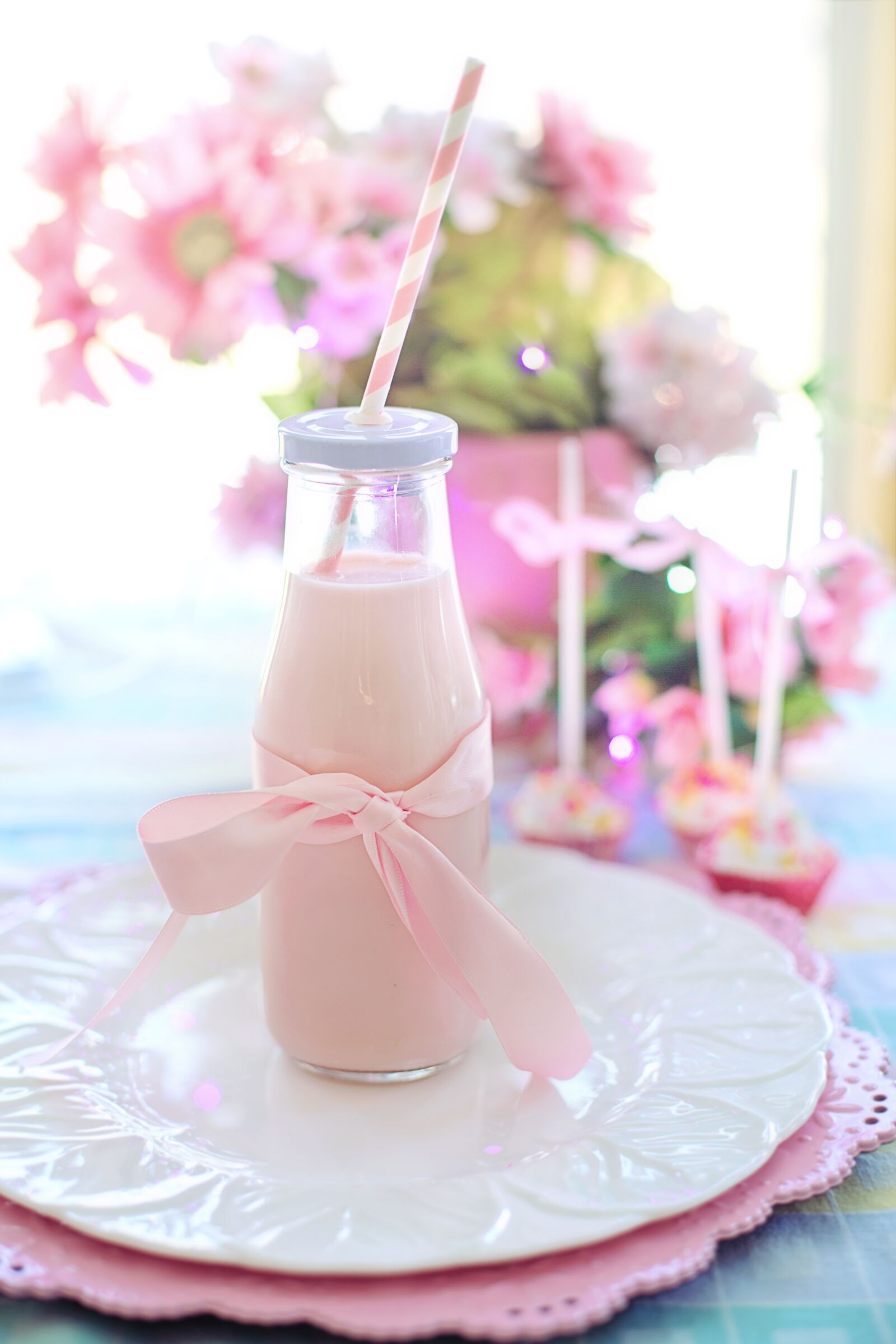 Canon EF 50mm F1.4 USM sample photo. Milk, pink, strawberry milk photography