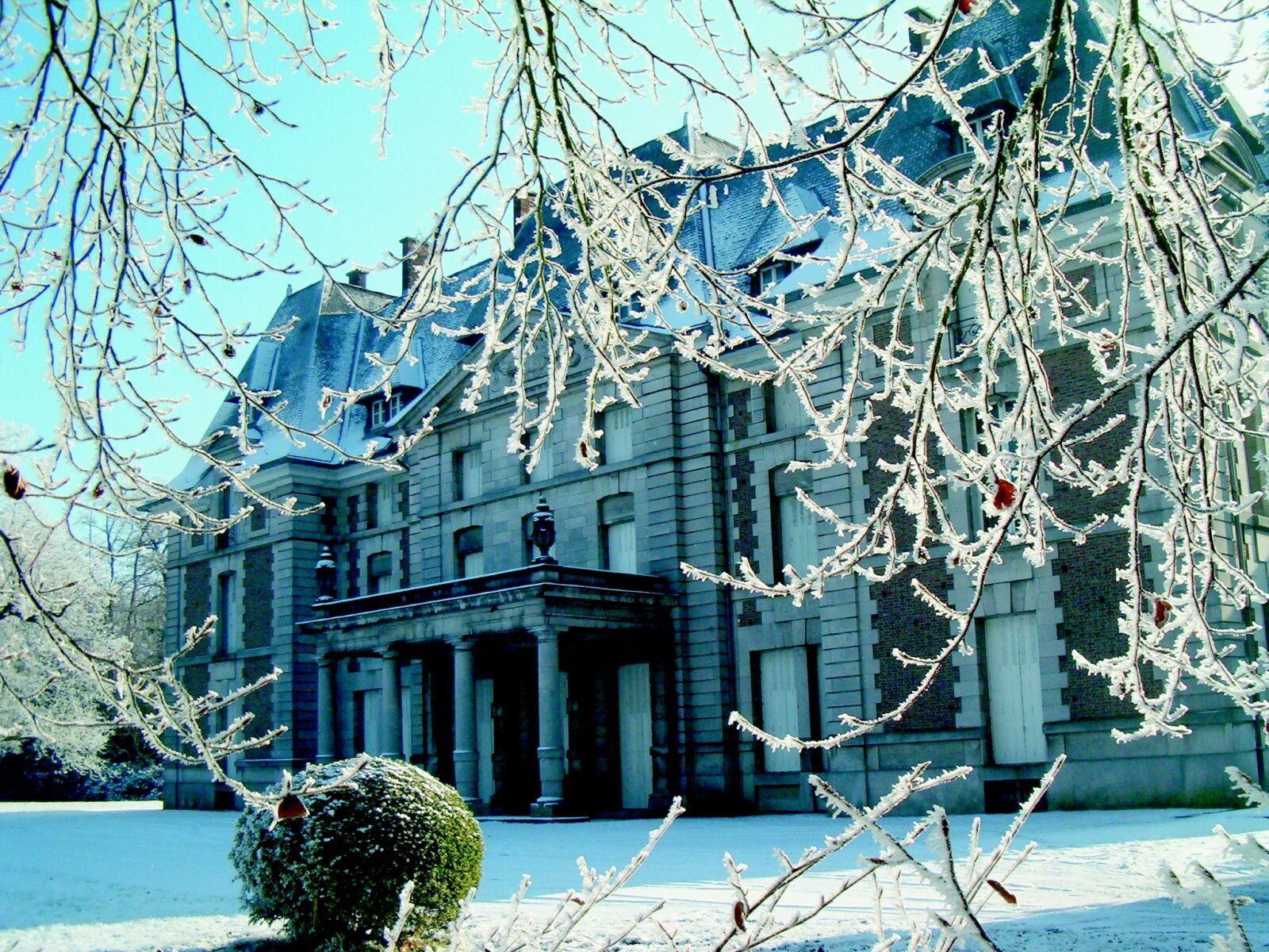 HP PHOTOSMART 735 sample photo. Winter, castle, snow photography