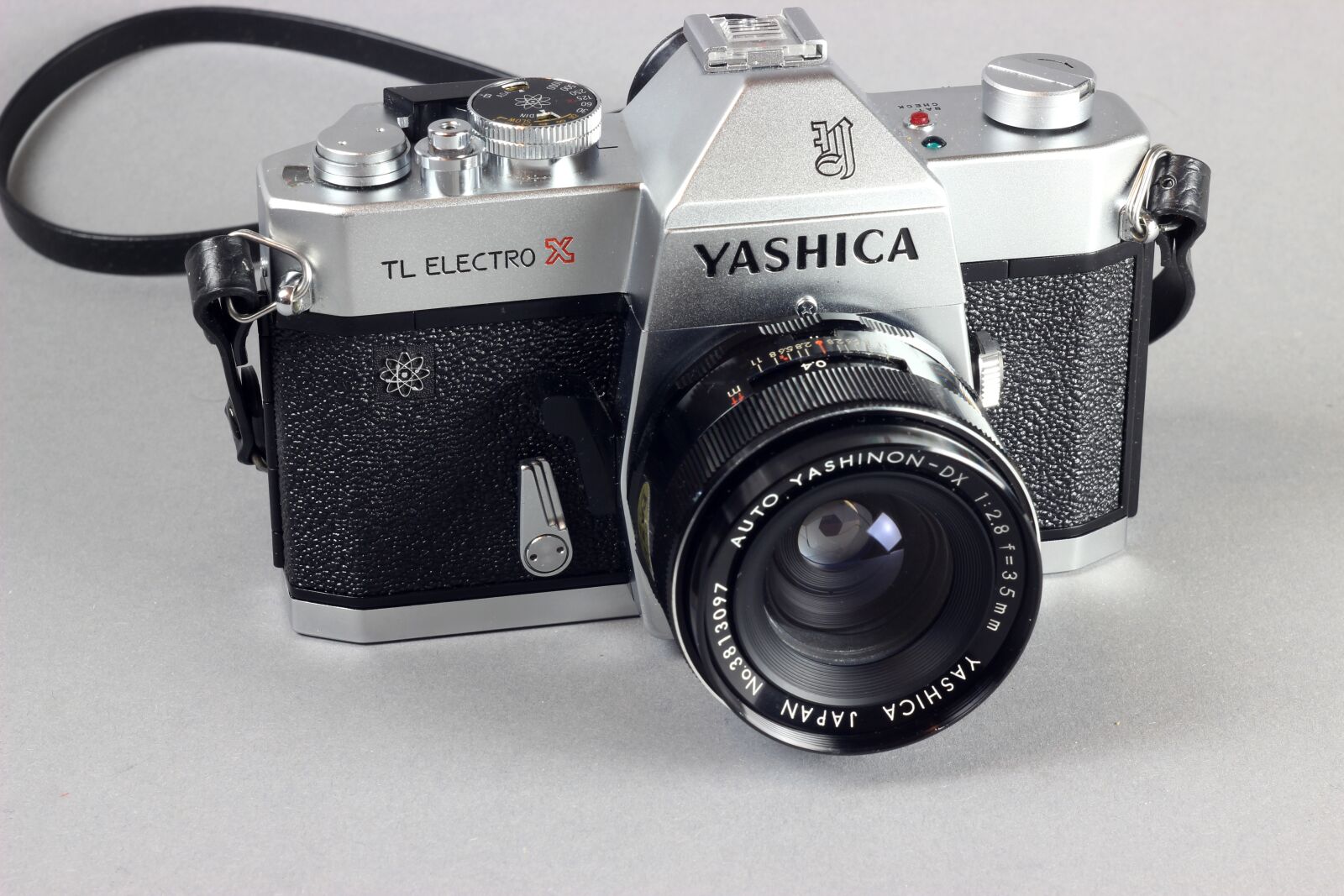 Canon EOS 600D (Rebel EOS T3i / EOS Kiss X5) sample photo. Yashica, camera, photo camera photography