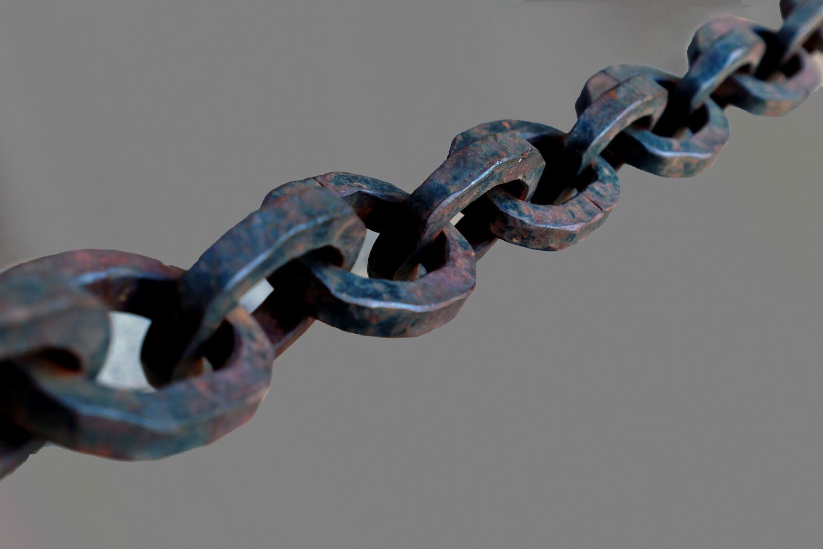 Panasonic Lumix DMC-LX10 (Lumix DMC-LX15) sample photo. Chain, steel, metal photography