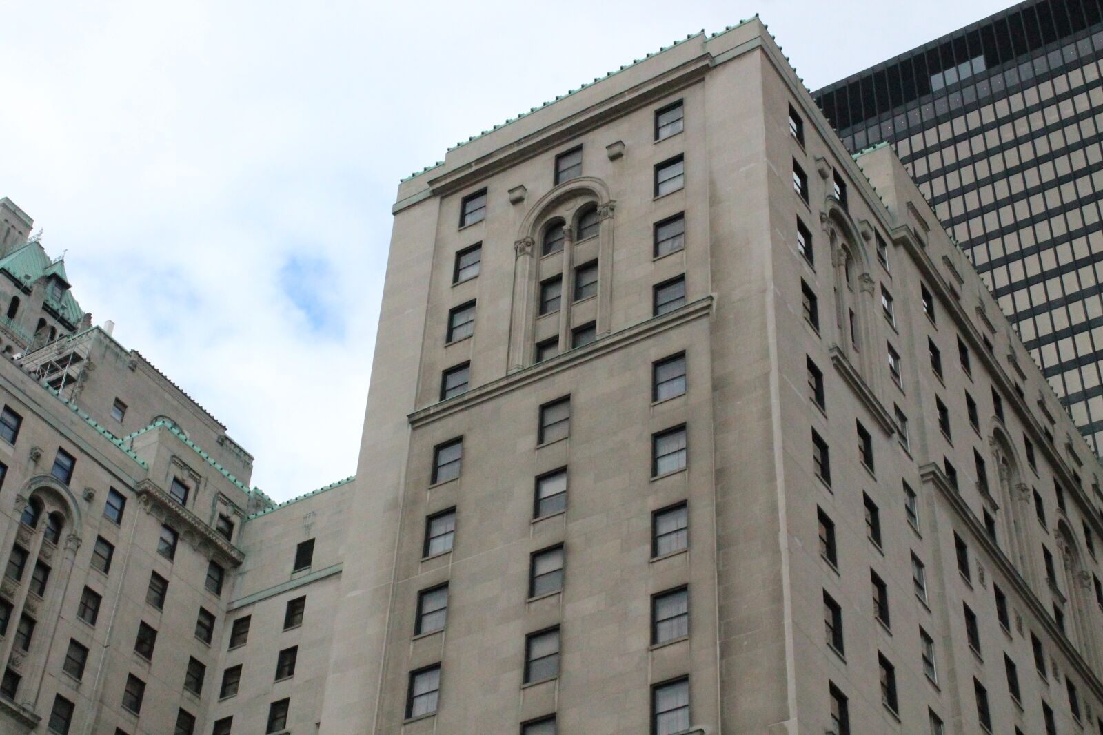 Canon EOS 1100D (EOS Rebel T3 / EOS Kiss X50) sample photo. Toronto, hotel, low shot photography