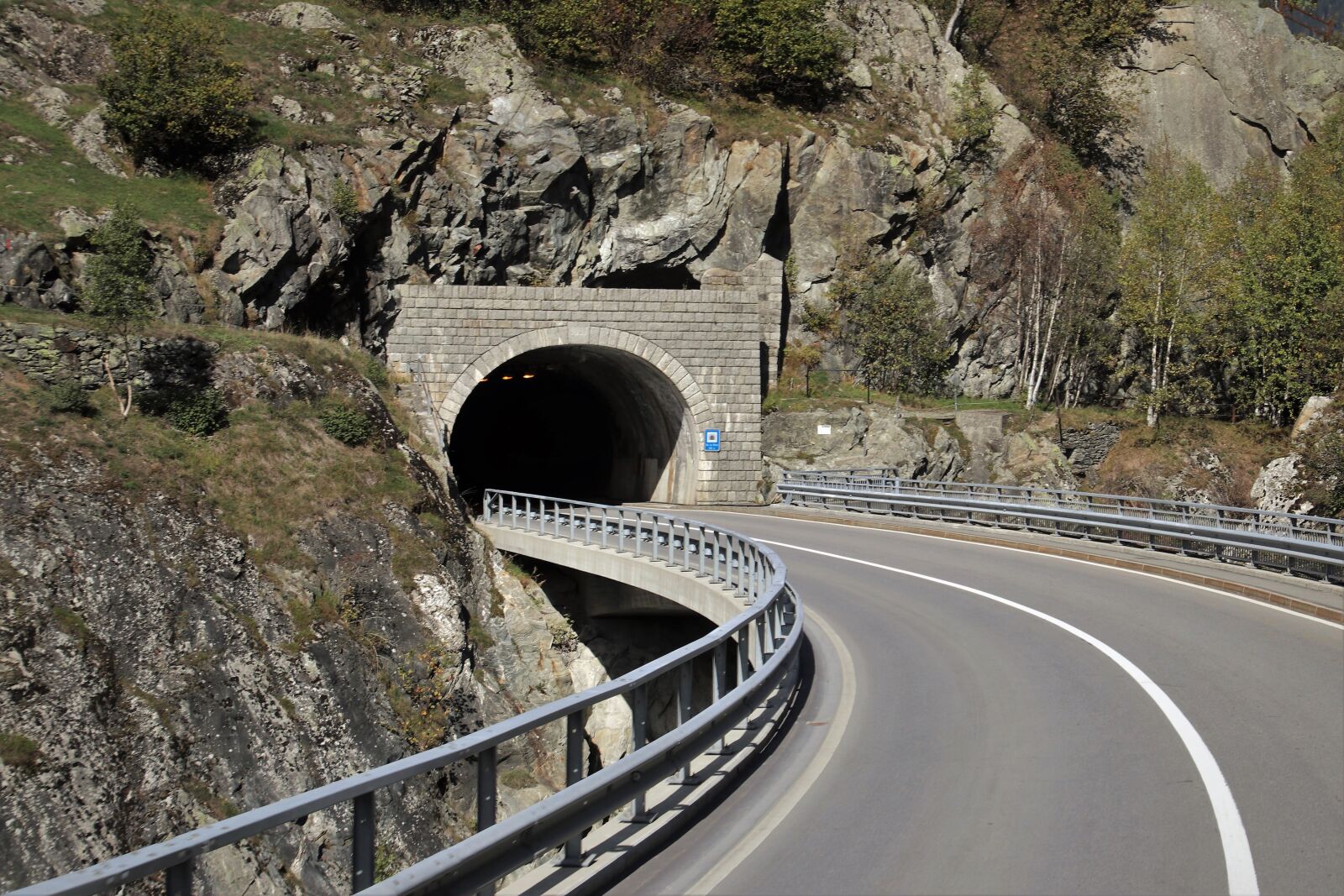 Canon EOS 80D sample photo. Highway, rocks, mountains photography