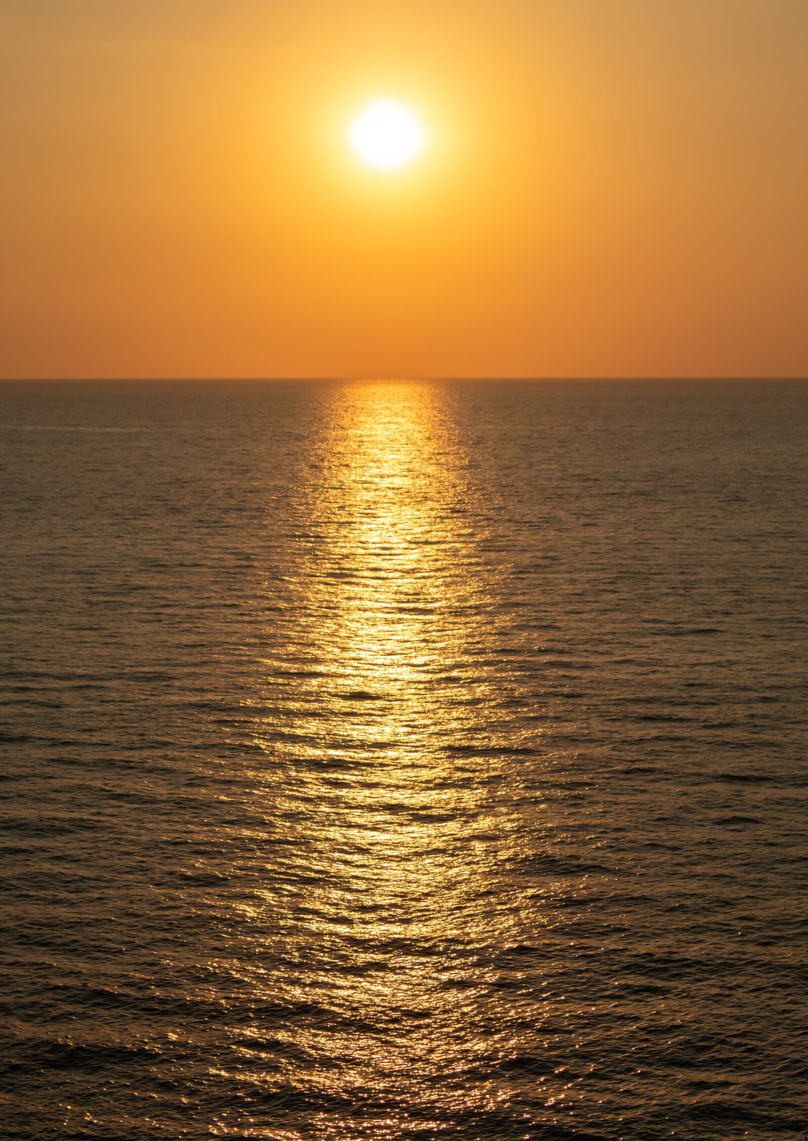 Canon EOS 200D (EOS Rebel SL2 / EOS Kiss X9) sample photo. Sunset, sea, sky photography