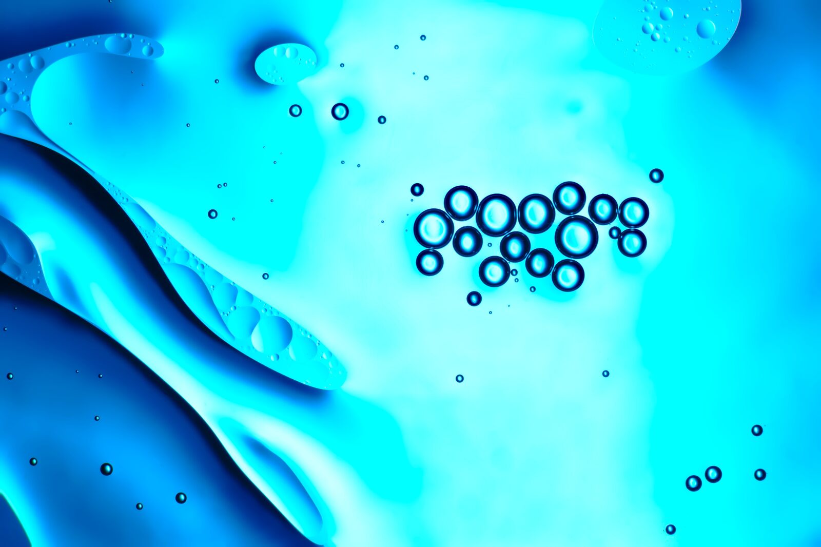 Canon EOS 77D (EOS 9000D / EOS 770D) sample photo. Abstract, liquid, surreal photography