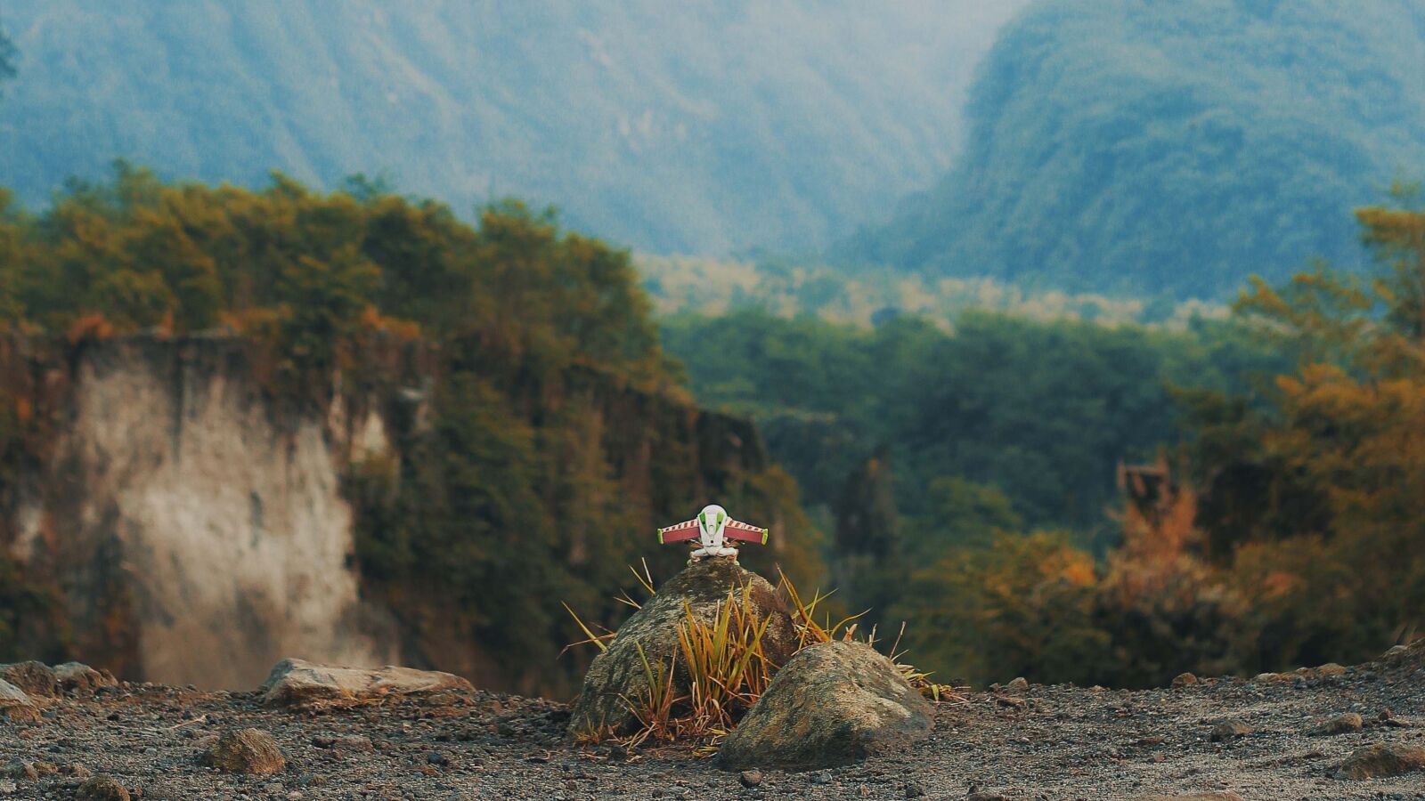 Canon EOS 60D + Canon EF 50mm F1.8 II sample photo. Mountain, green, morning photography