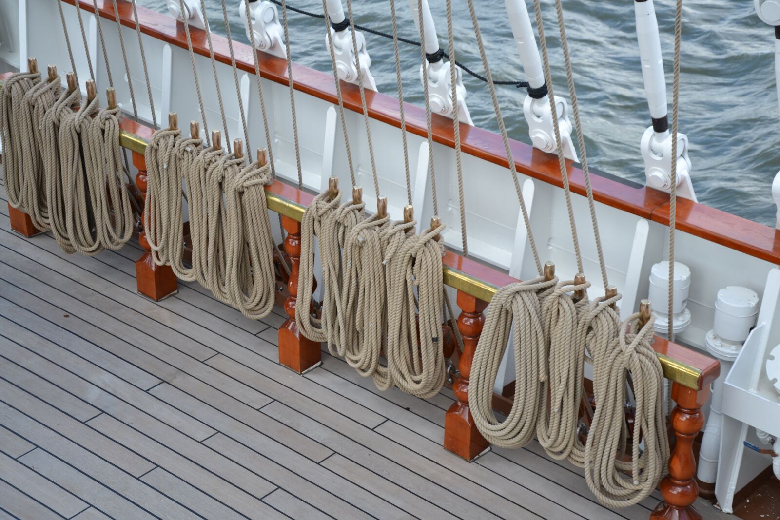 Nikon D3100 sample photo. Touwhouders, sailing ship, union photography