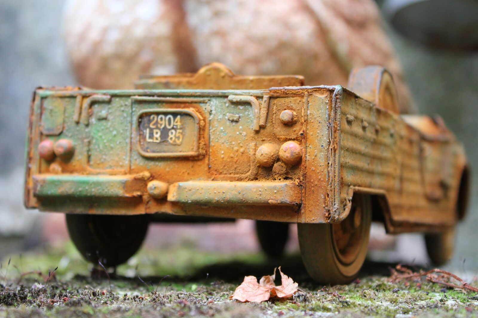 Canon EOS 550D (EOS Rebel T2i / EOS Kiss X4) sample photo. Mehari, model, rust photography