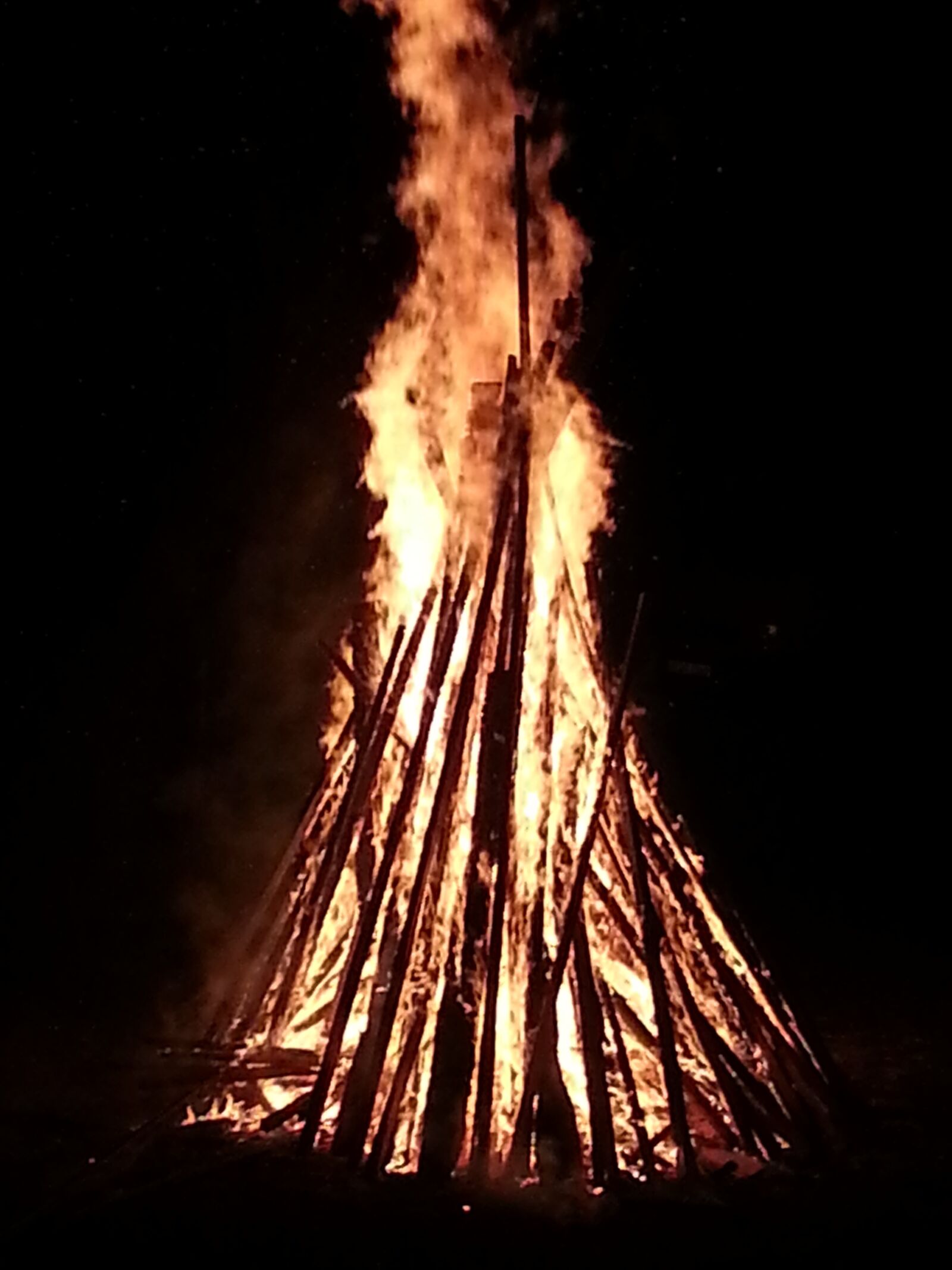 Samsung Galaxy S3 sample photo. Fire, flame, night photography