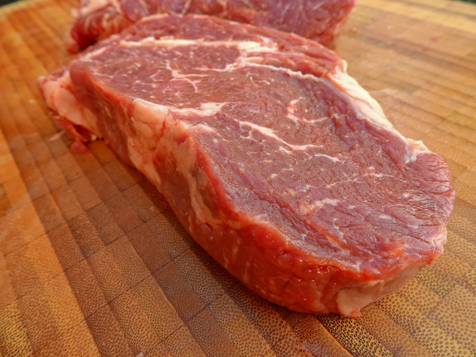 Nikon Coolpix P900 sample photo. Meat, beef, steak photography