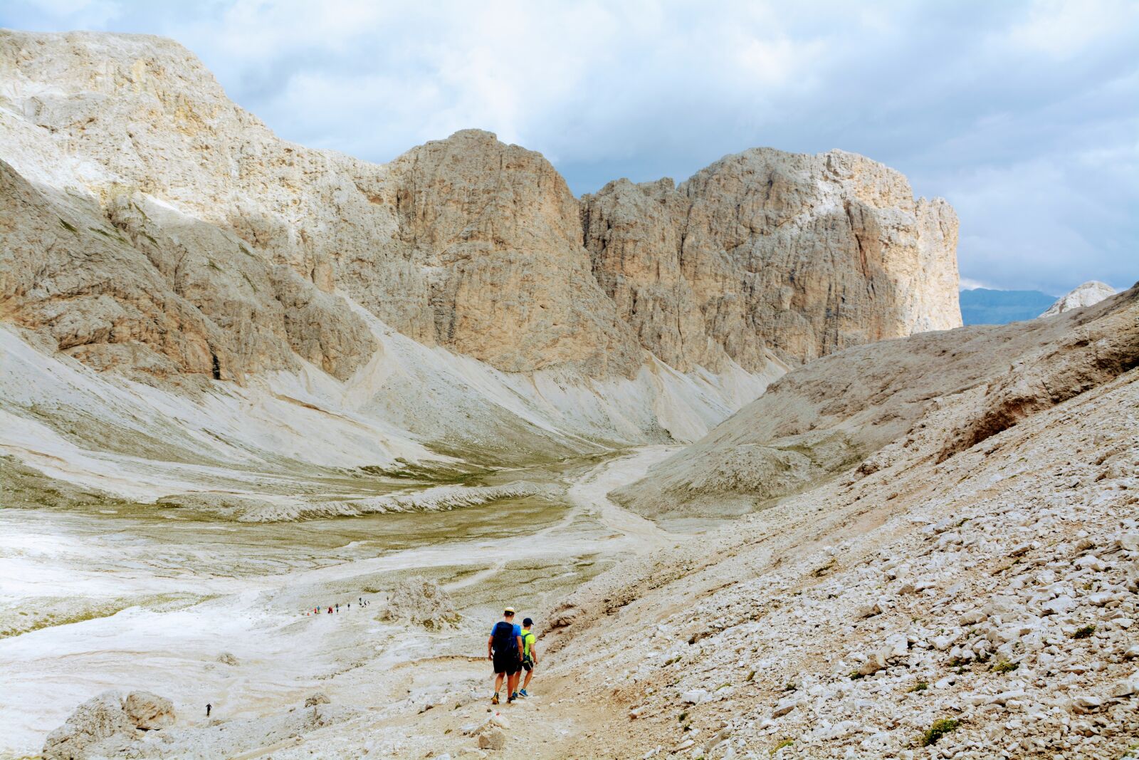 Nikon D7100 sample photo. Dolomites, hiker, valle photography