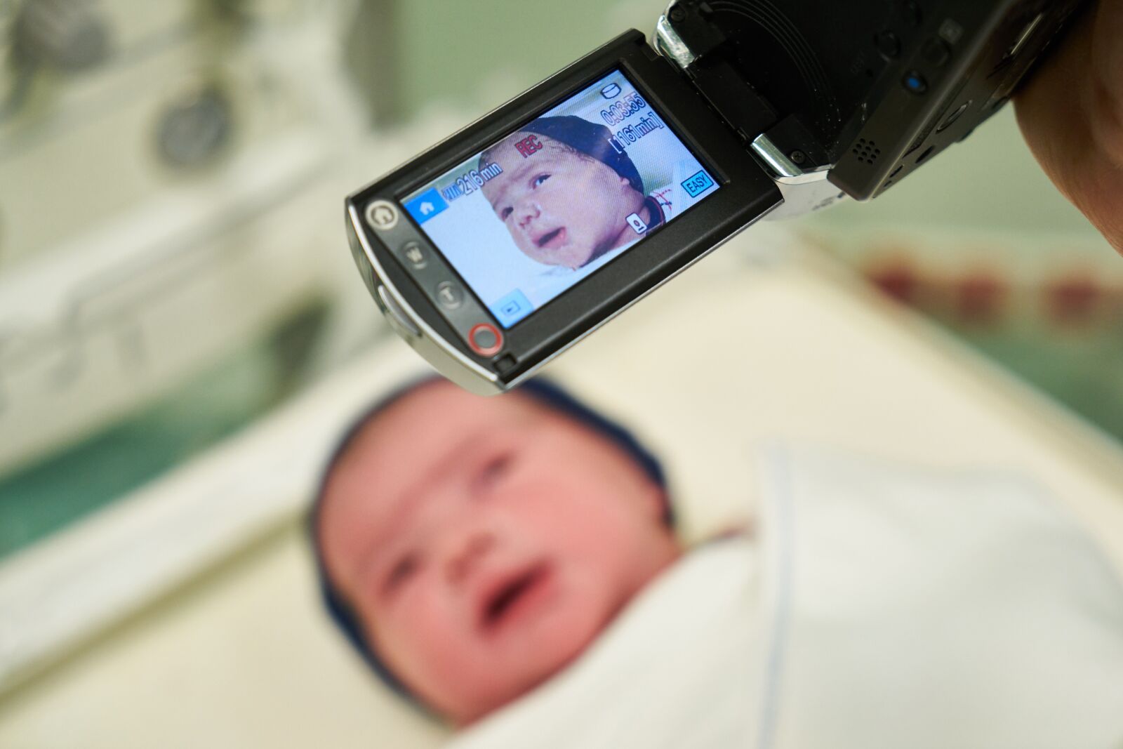 Sony a7R II sample photo. Baby, cute, birth photography