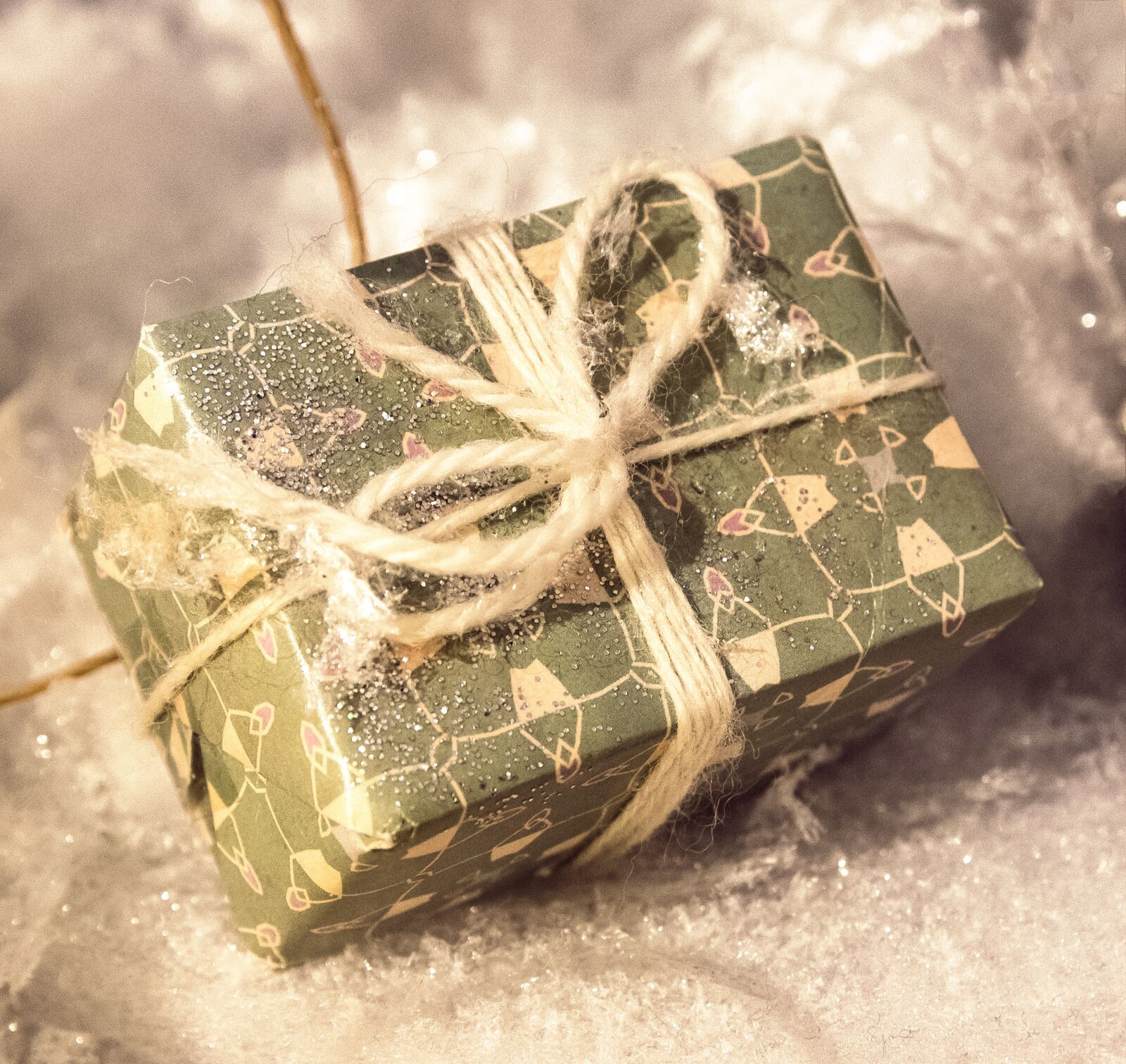 Canon EOS 80D sample photo. Gift, christmas, packed photography