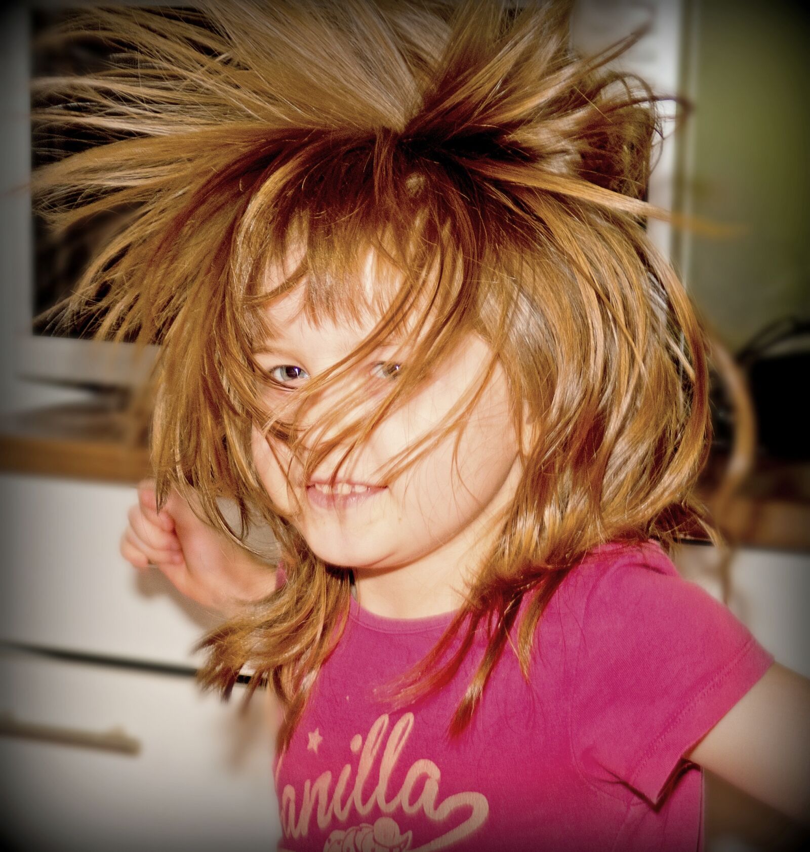 Panasonic Lumix DMC-FZ1000 sample photo. Child, dance, hair photography