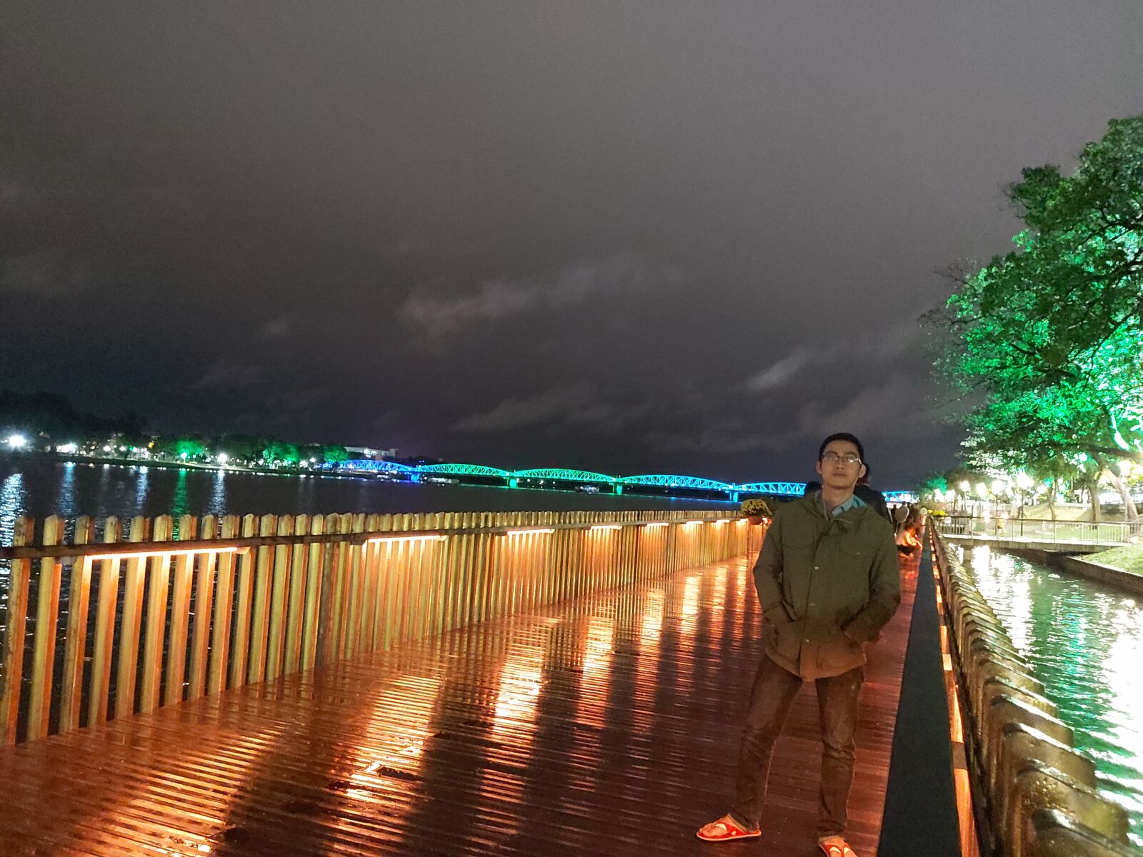Samsung Galaxy A70 sample photo. City walk, hue, led photography