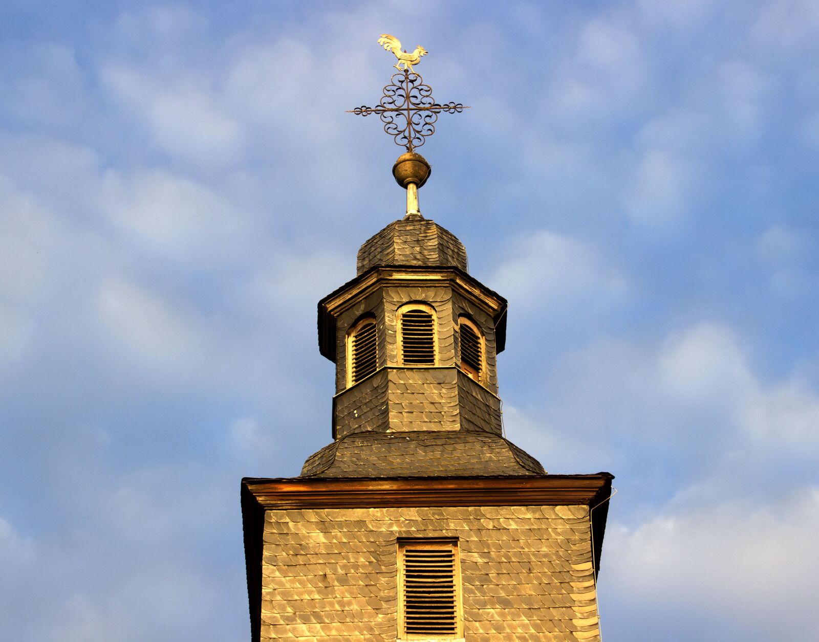 Canon EOS 600D (Rebel EOS T3i / EOS Kiss X5) sample photo. Steeple, historic center, three photography