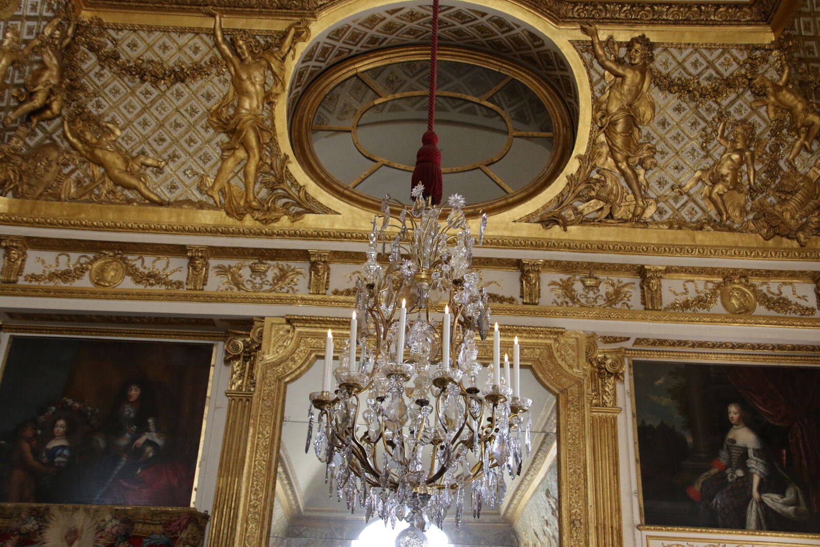 Canon EOS 7D Mark II sample photo. Chandelier, france, french, gold photography