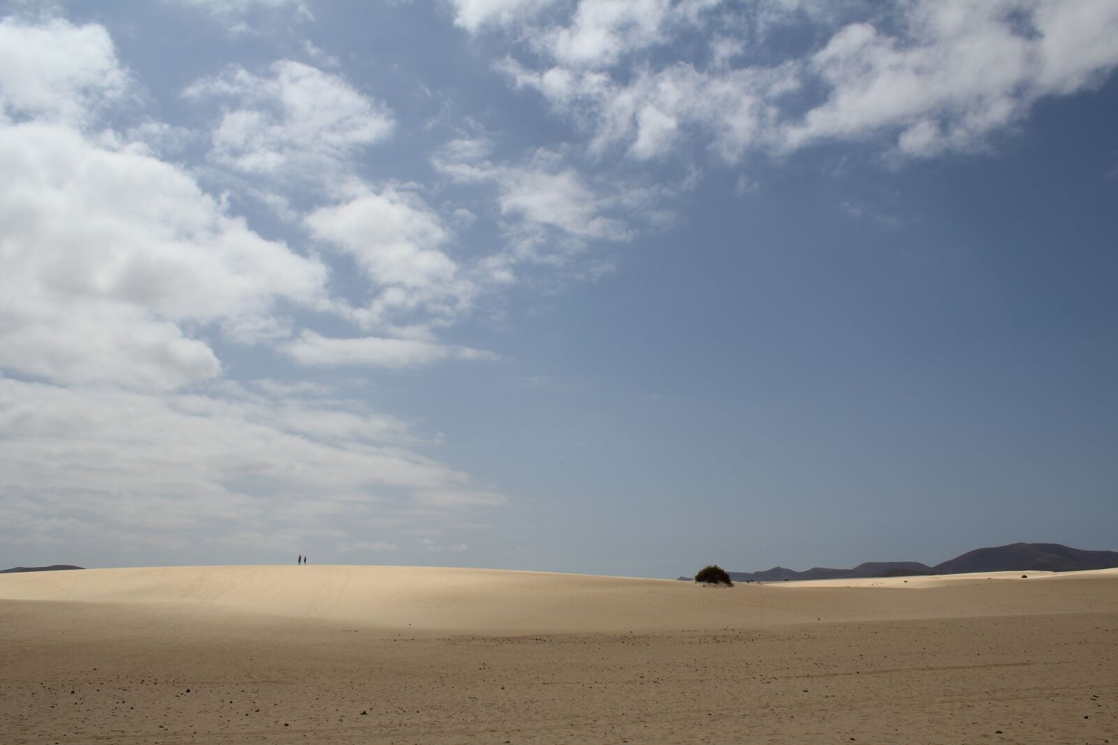 Canon EOS 600D (Rebel EOS T3i / EOS Kiss X5) sample photo. Dunes, cloud, sun fuerteventura photography