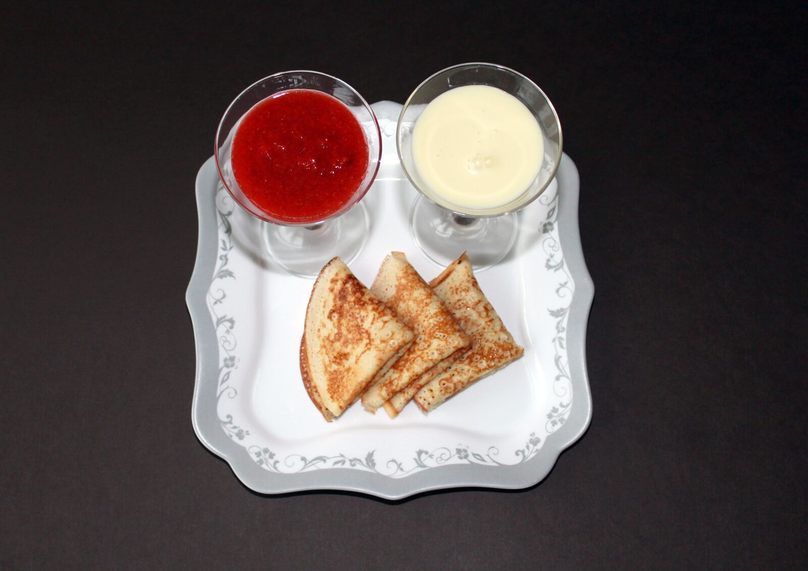 Canon EOS 1200D (EOS Rebel T5 / EOS Kiss X70 / EOS Hi) sample photo. Pancakes, jam, carnival photography