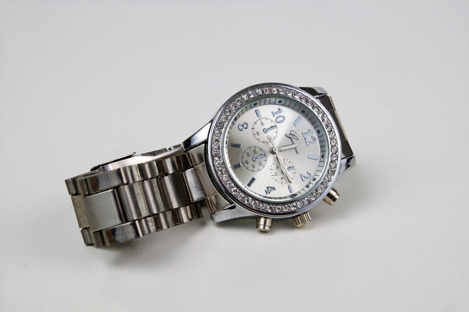 Sony DT 18-70mm F3.5-5.6 sample photo. Clock, wrist watch, time photography