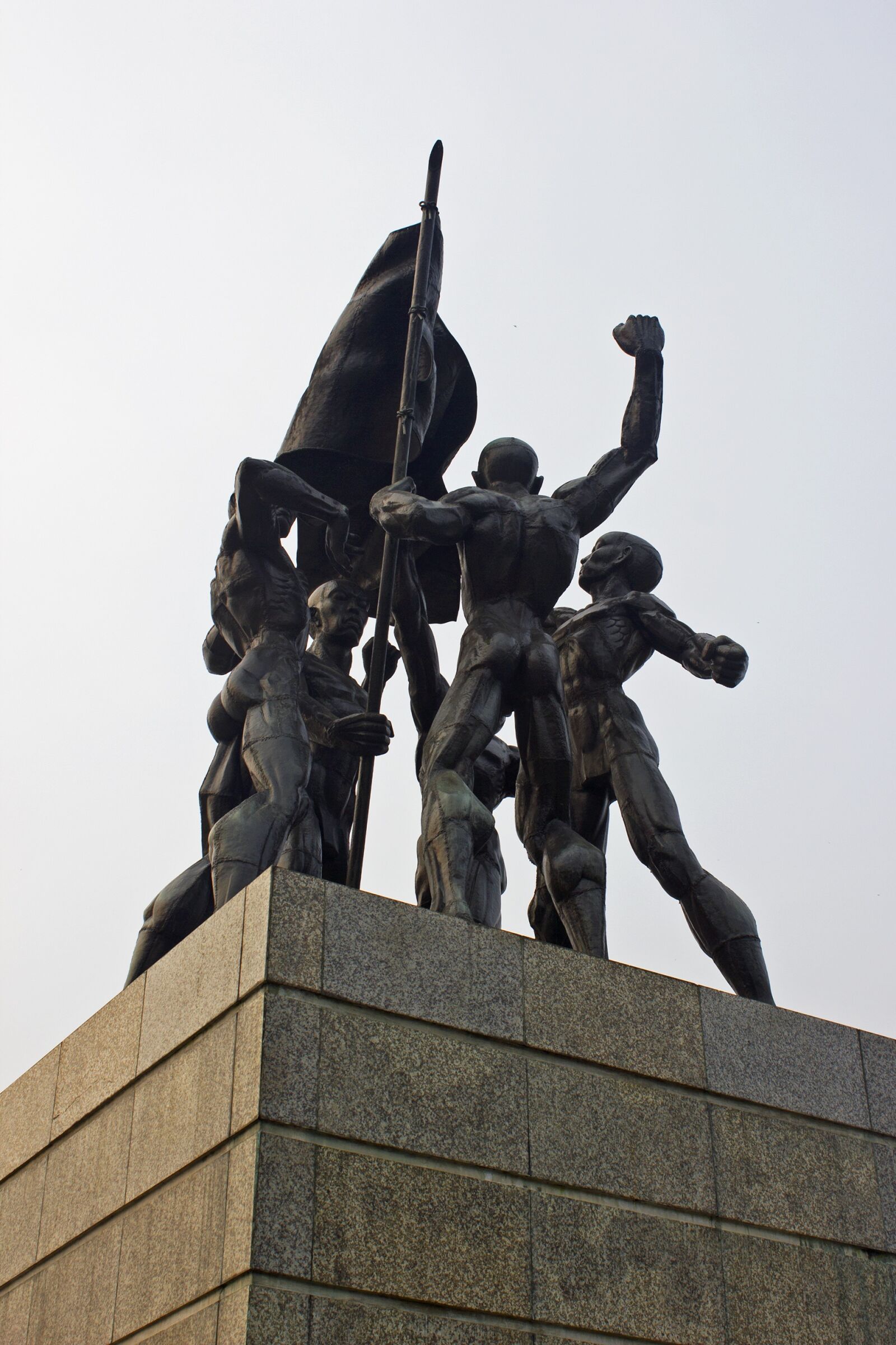 Canon EOS 550D (EOS Rebel T2i / EOS Kiss X4) sample photo. Statue, sculpture, architecture photography