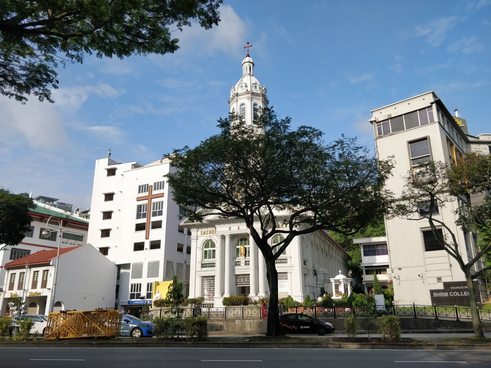 OnePlus 5T sample photo. Church, white, singapore photography