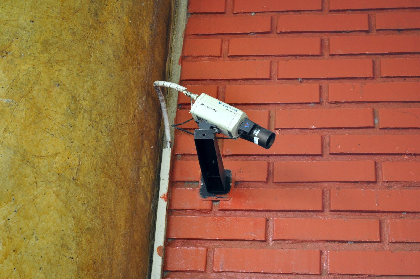 Nikon D5000 sample photo. Security, camera, wall, captures photography
