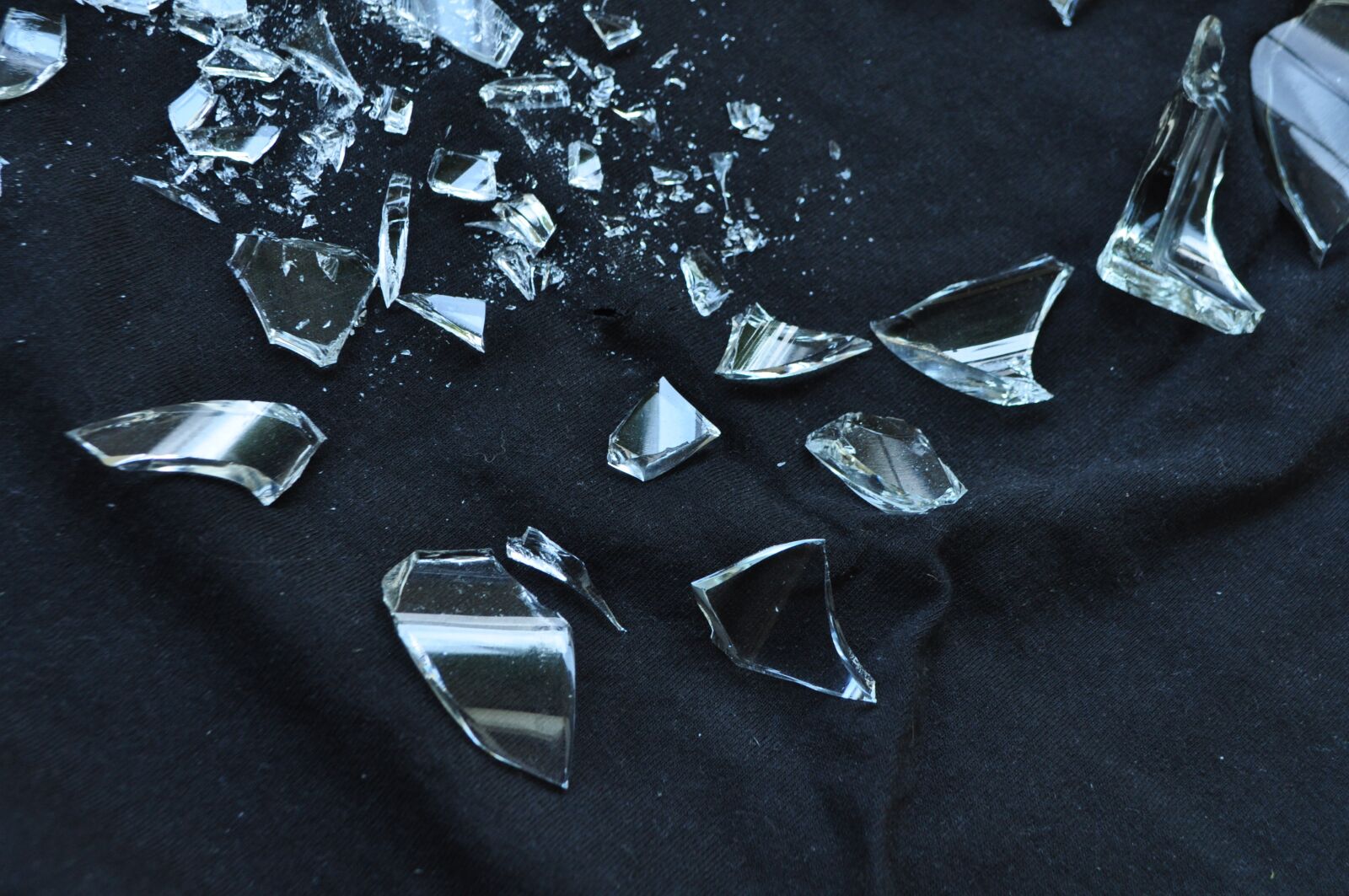 Nikon D5000 sample photo. Glass, broken, crack photography