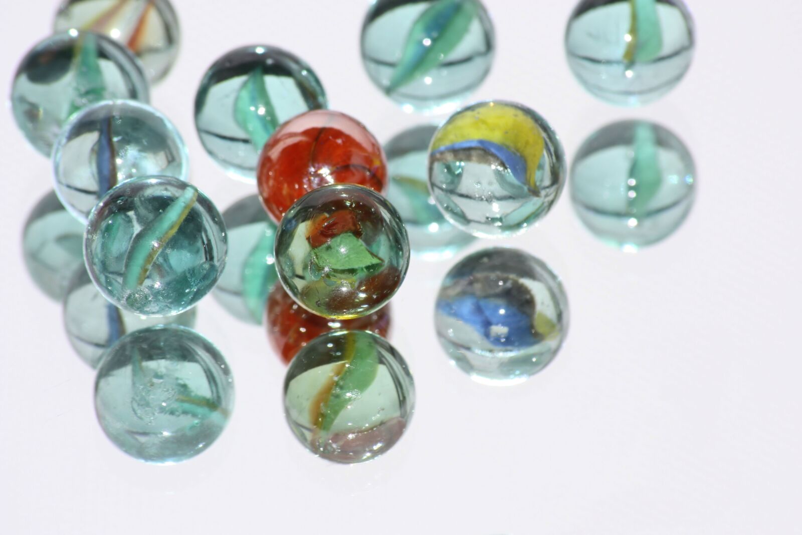 Canon EOS 450D (EOS Rebel XSi / EOS Kiss X2) sample photo. Marbles, glass marbles, balls photography