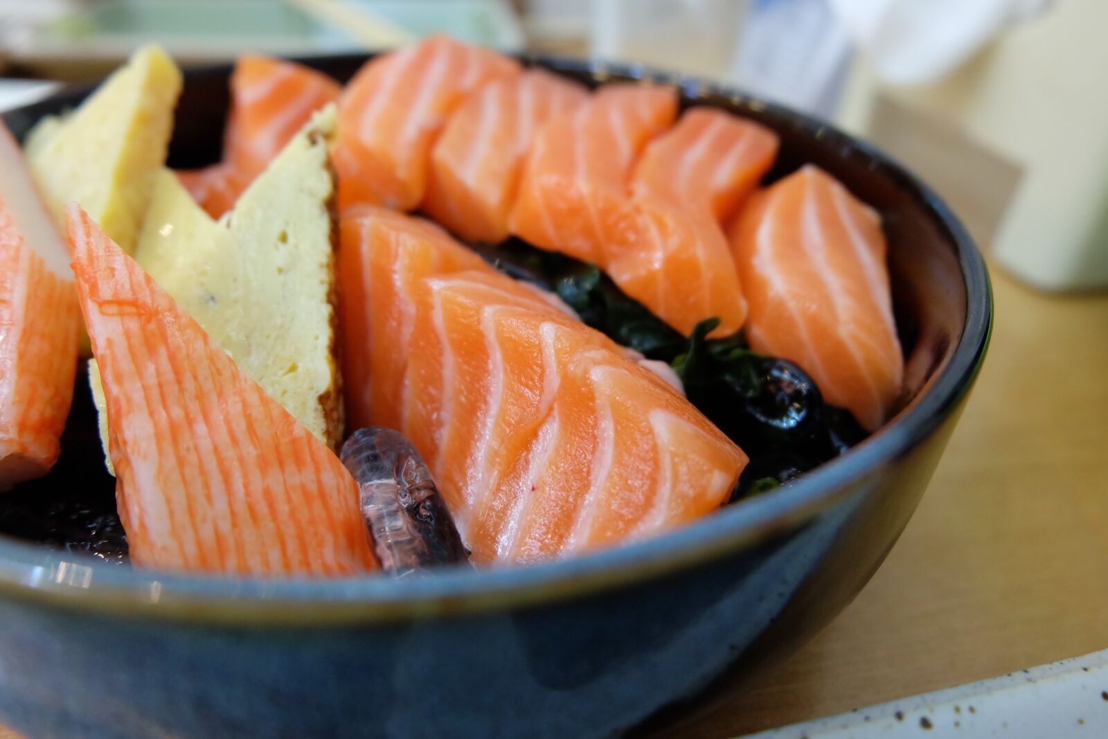 Fujifilm X-A2 + Fujifilm XC 16-50mm F3.5-5.6 OIS II sample photo. Seafood, salmon, fish photography