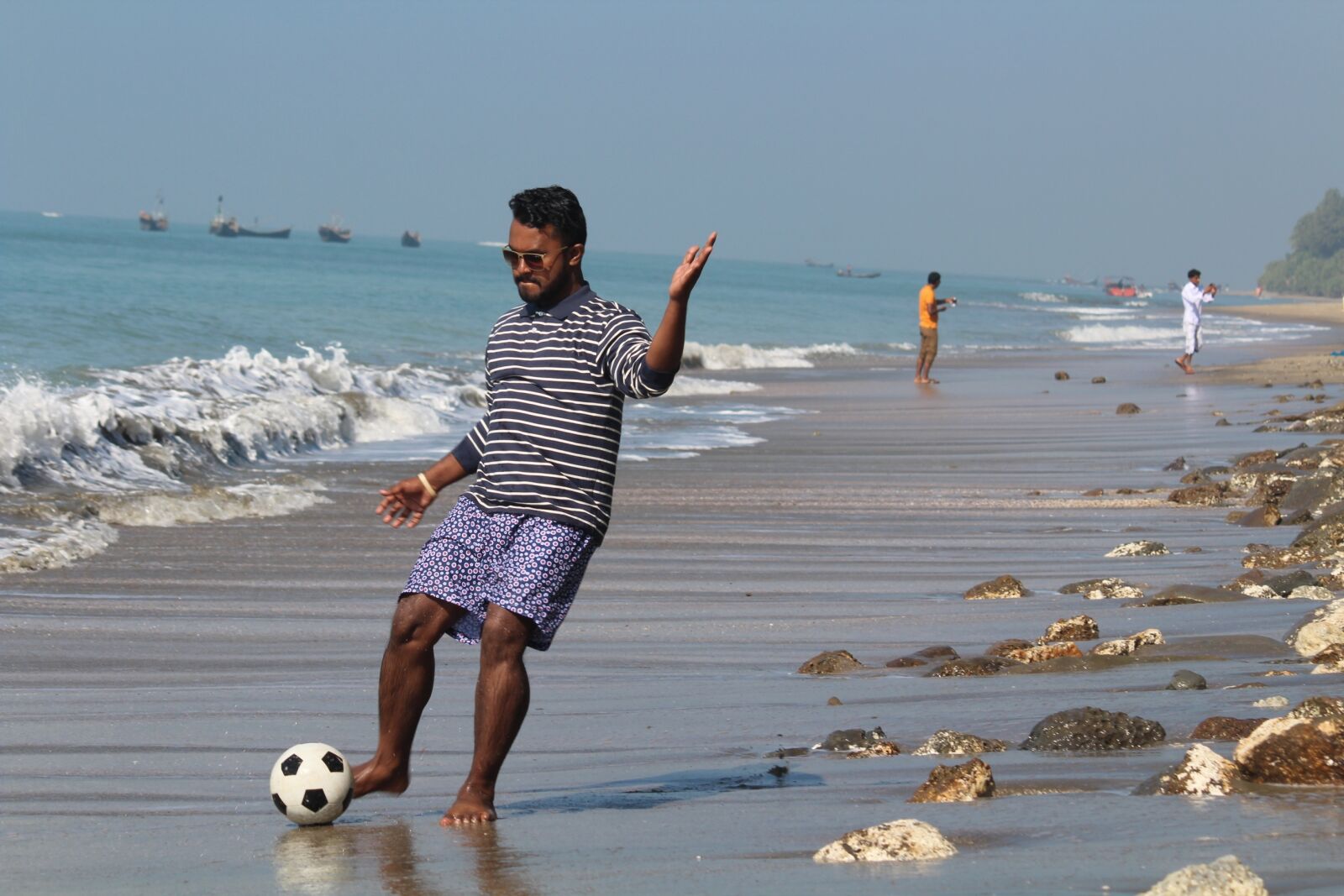 Canon EOS 1200D (EOS Rebel T5 / EOS Kiss X70 / EOS Hi) sample photo. Beach, beach footbal, saint-martin photography