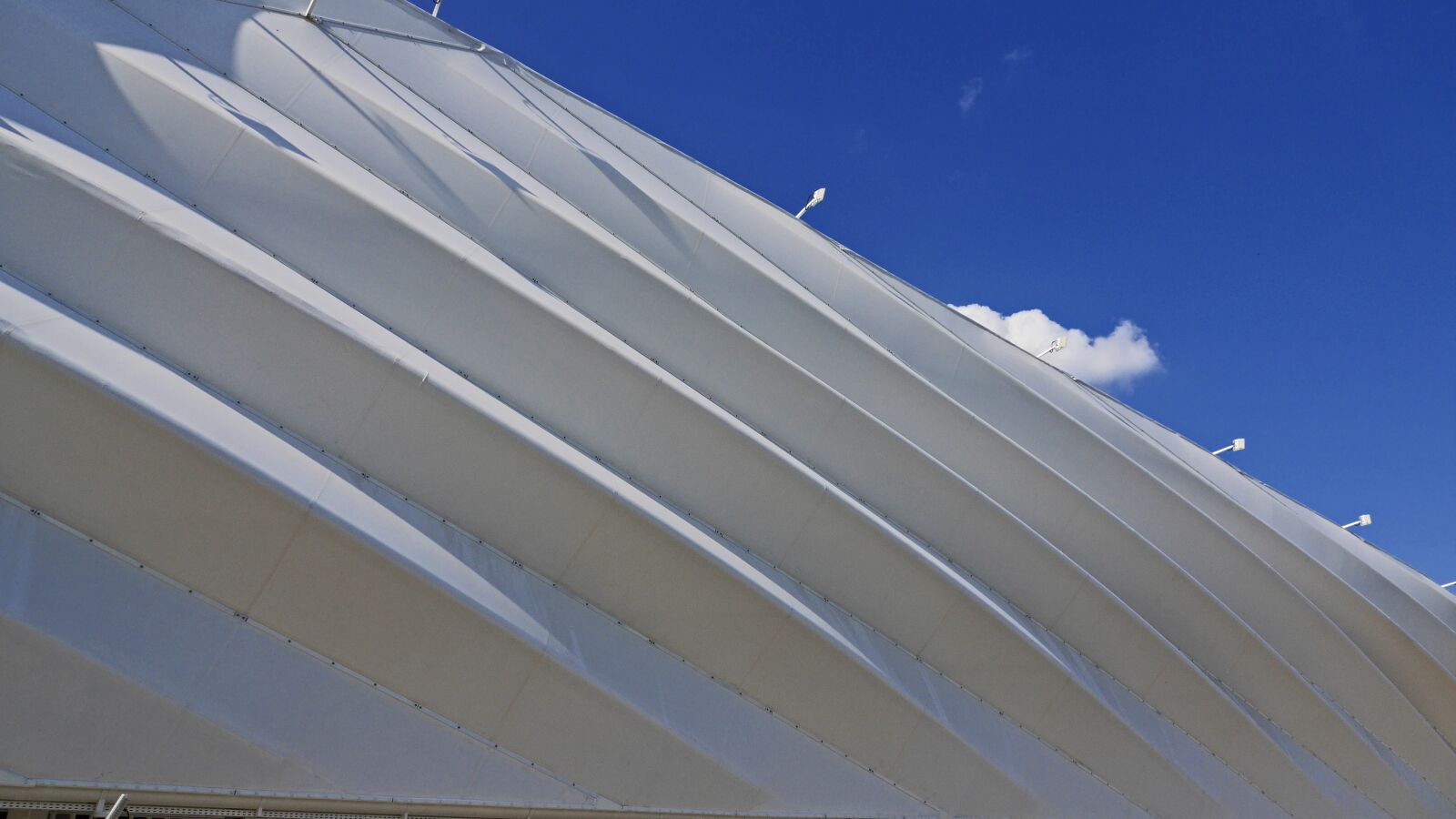 Panasonic Lumix DMC-GX7 sample photo. Architecture, modern, stadium photography