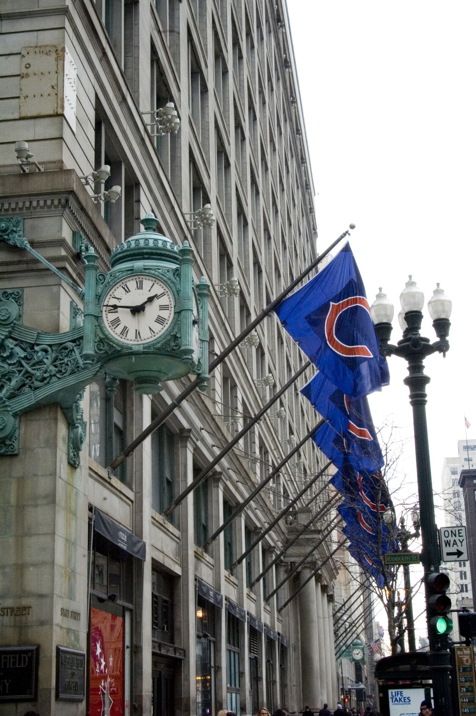 Nikon D70 sample photo. Clock, macy's, chicago photography