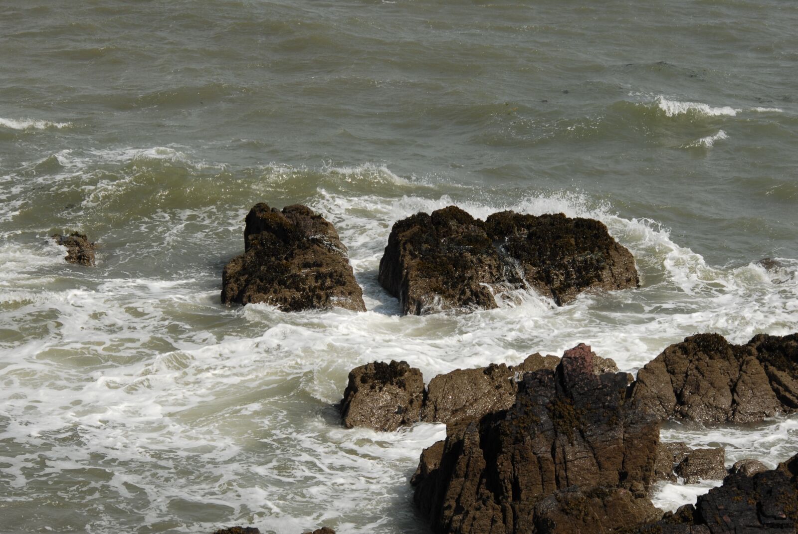 Nikon D200 sample photo. Rocks, sea, surf photography