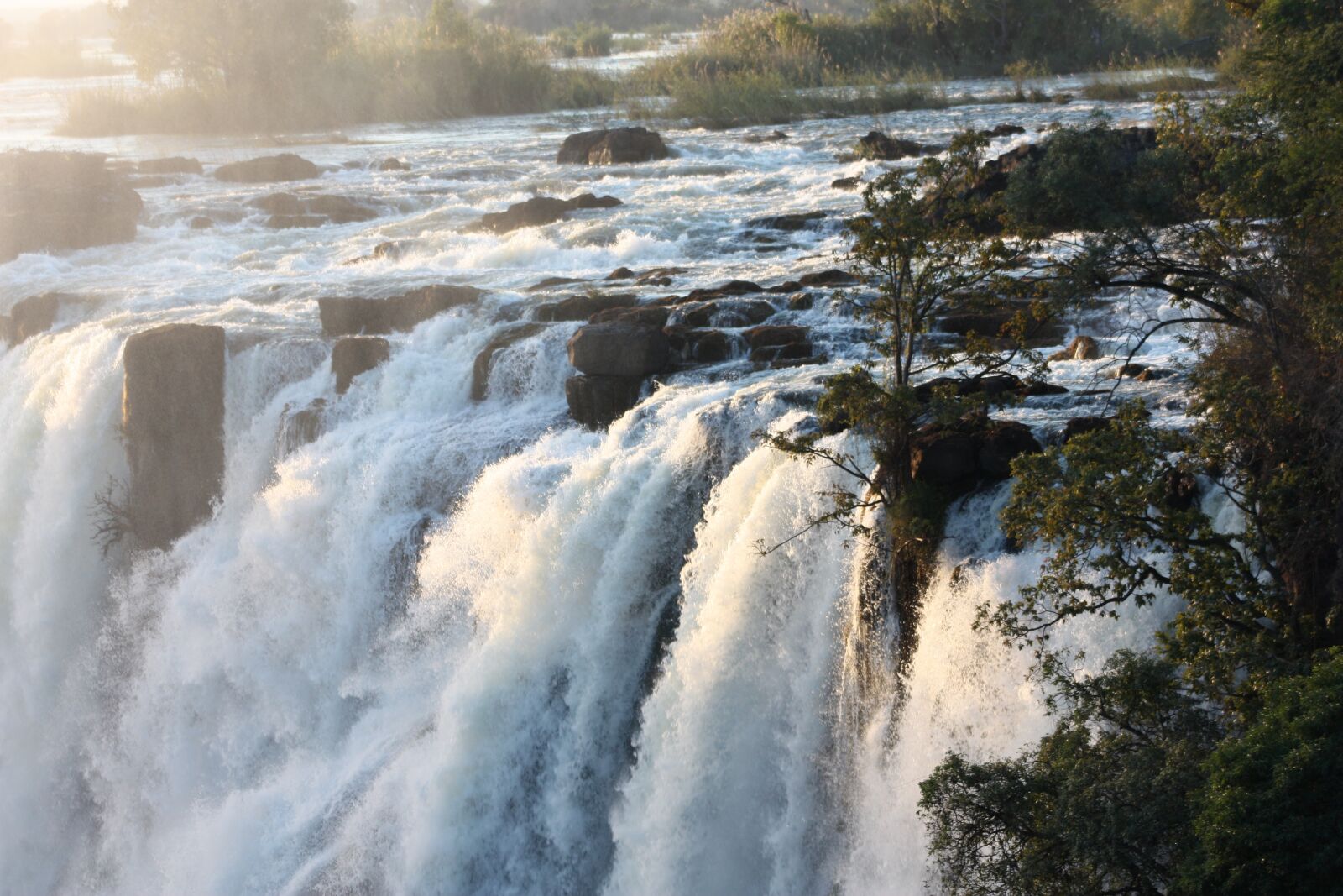 Canon EOS 450D (EOS Rebel XSi / EOS Kiss X2) sample photo. Waterfall, victoria case, africa photography