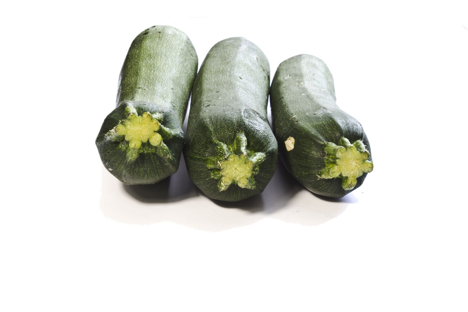 Canon EOS 600D (Rebel EOS T3i / EOS Kiss X5) sample photo. Vegetables, zucchini, green photography
