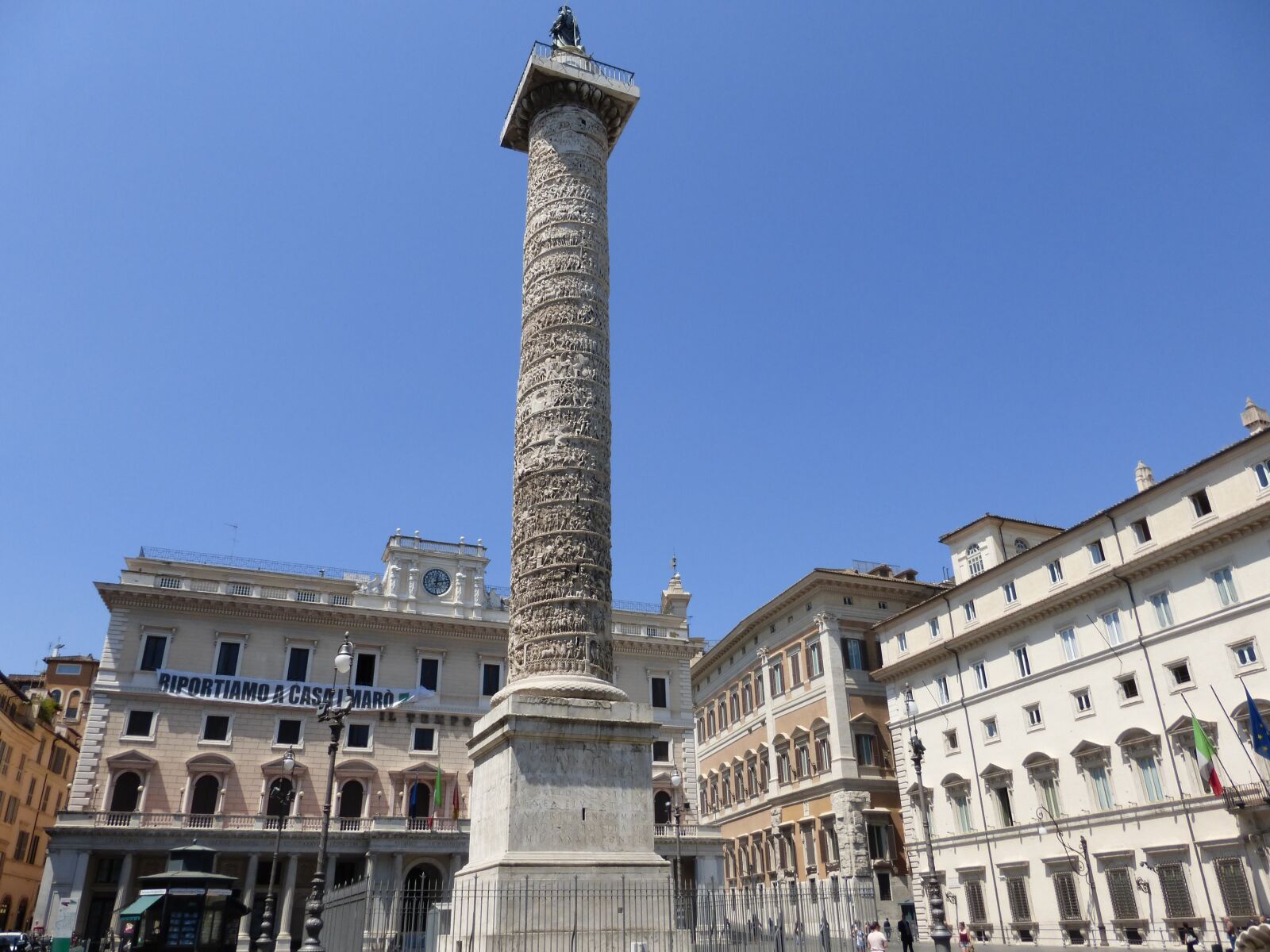 Panasonic Lumix DMC-ZS25 (Lumix DMC-TZ35) sample photo. Rome, square, streets photography