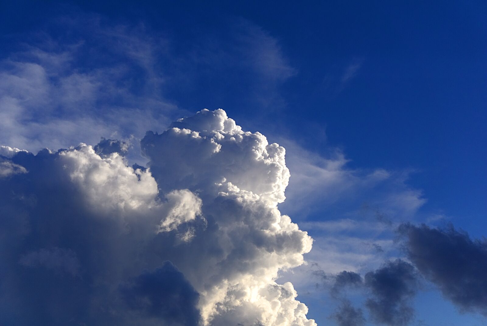 Sony E 55-210mm F4.5-6.3 OSS sample photo. Clouds, thunderstorm, storm photography